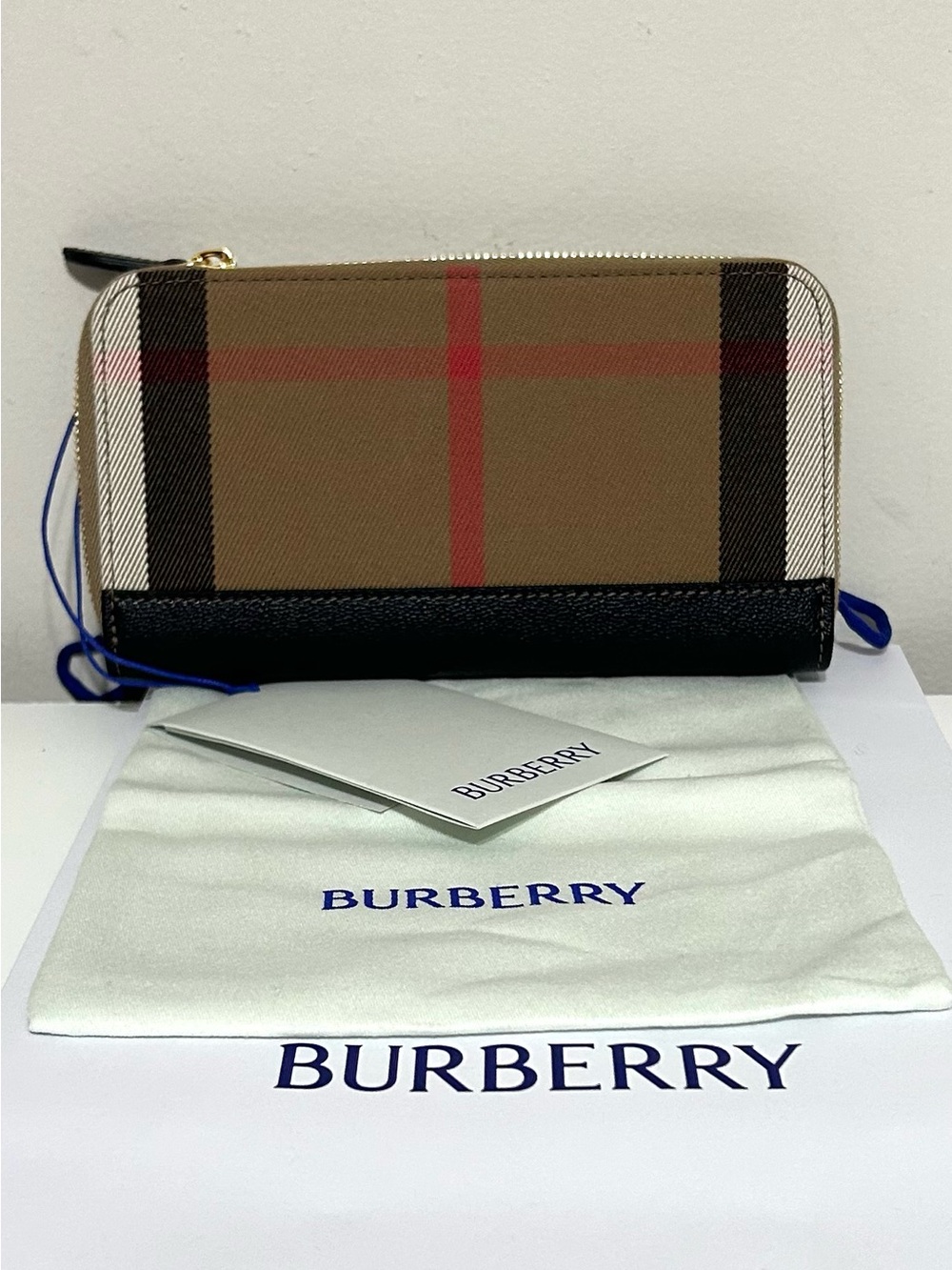 NWT Burberry House Check Zip Around Long Wallet